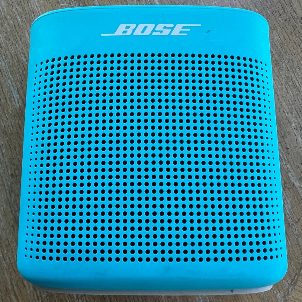 Bose Bluetooth Speaker - No Power, No Charger, Needs to Go!